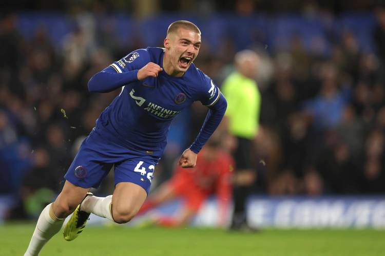 德劳伦蒂斯：在我们这个破主场里，一场只能赚300万欧