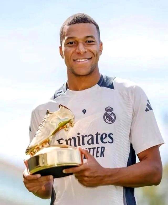 霍芬海姆vs奥格斯堡：曹法尔、奥利弗-鲍曼首发，法比安-里德、泽西格尔出战